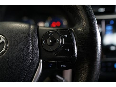 Used 2018 Toyota Corolla SE image 21