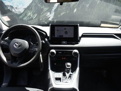 Used 2023 Toyota RAV4 LE AWD/4WD image 18