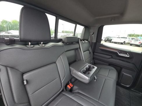 Used 2024 GMC Sierra 1500 Denali AWD/4WD image 16