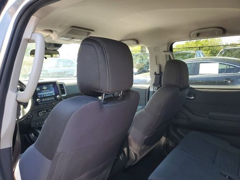 Used 2024 Nissan Frontier SV w/ Technology Package image 14