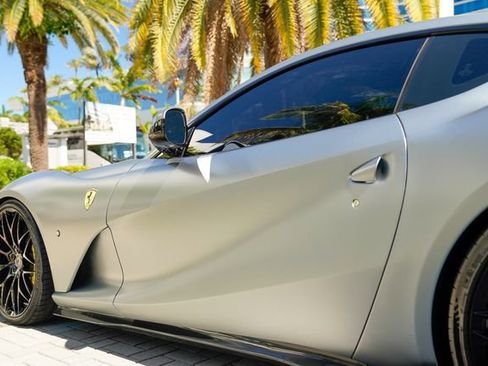 Used 2018 Ferrari 812 Superfast RWD image 19