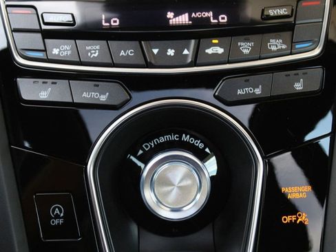 Used 2025 Acura RDX SH-AWD image 23