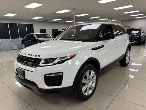 Used 2019 Land Rover Range Rover Evoque SE image 21