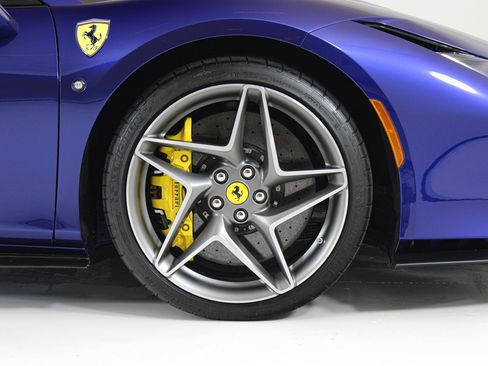 Certified 2023 Ferrari F8 Tributo RWD image 26