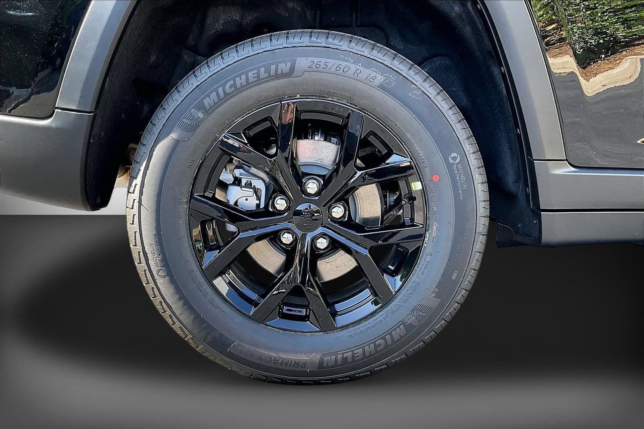 New 2026 Jeep Grand Cherokee Altitude AWD/4WD image 31