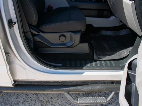 Used 2017 Ford F150 XL w/ Equipment Group 101A Mid AWD/4WD image 38