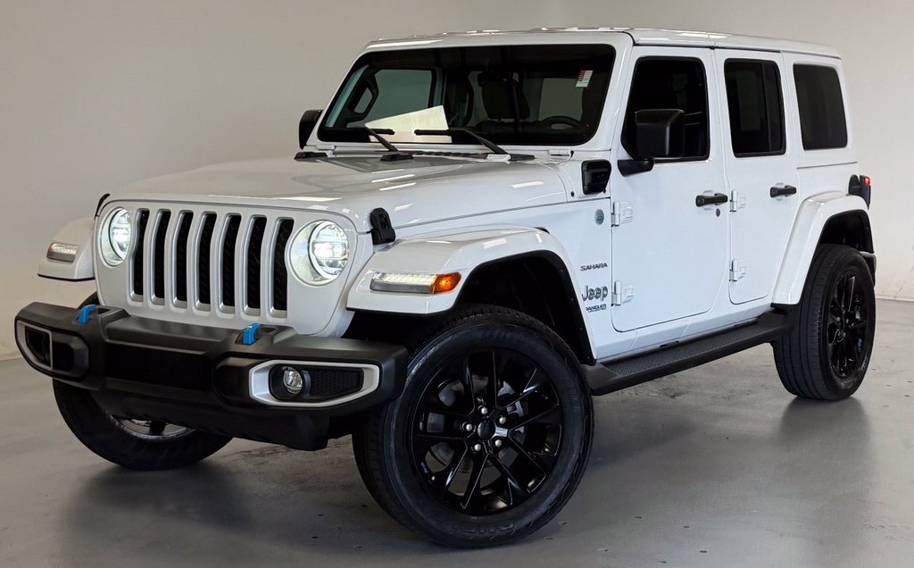 Used 2022 Jeep Wrangler Unlimited Sahara w/ Cold Weather Group AWD/4WD image 1