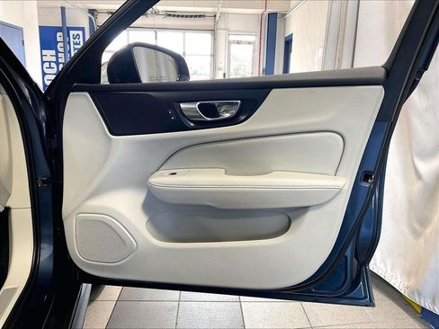 Used 2020 Volvo V60 T5 Cross Country w/ Protection Package AWD/4WD image 12