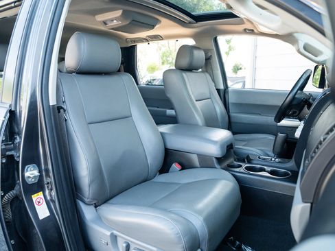 Used 2019 Toyota Sequoia Limited w/ Safety & Convenience Package AWD/4WD image 22