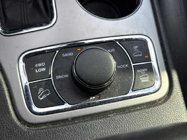 Used 2018 Jeep Grand Cherokee Overland AWD/4WD image 41