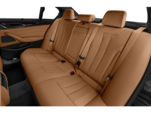 Used 2022 BMW 530i w/ M Sport Package image 16