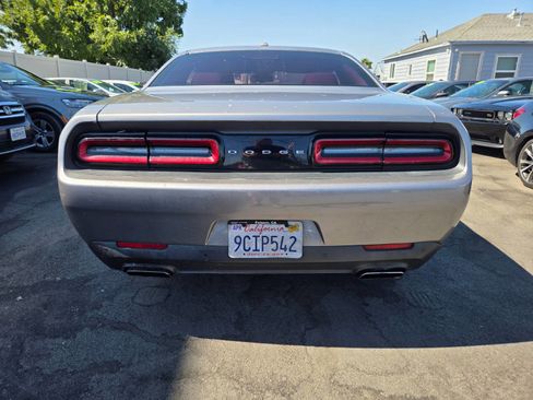 Used 2015 Dodge Challenger SXT w/ Driver Convenience Group image 3