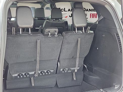 New 2026 Chrysler Pacifica Limited w/ Uconnect Theater Family Group image 8