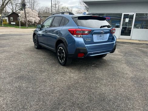 Used 2021 Subaru Crosstrek 2.0i Premium image 3