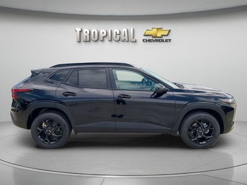 New 2026 Chevrolet Trax LT w/ Midnight Edition FWD image 6