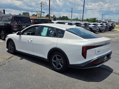 Used 2025 Kia K4 FWD image 9