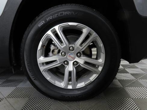 Used 2023 GMC Terrain SLE w/ Driver Convenience Package image 42