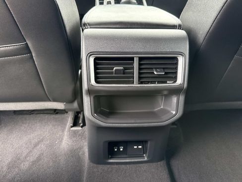 Used 2024 Volkswagen Atlas Cross Sport SE FWD image 20