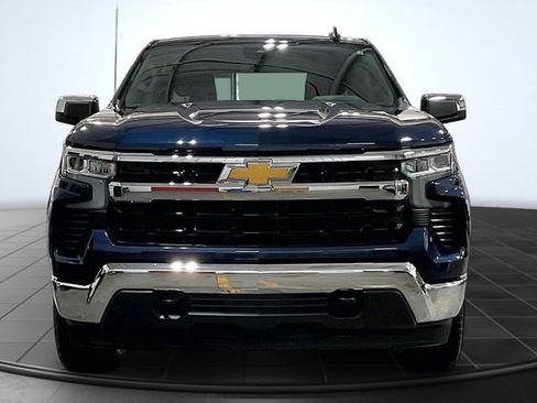 Used 2023 Chevrolet Silverado 1500 LT AWD/4WD image 3