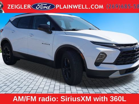 Used 2023 Chevrolet Blazer LT w/ Convenience Package FWD image 7