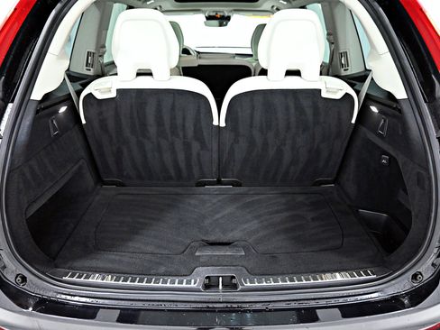 Used 2019 Volvo XC90 T6 Momentum w/ Advanced Package AWD/4WD image 35