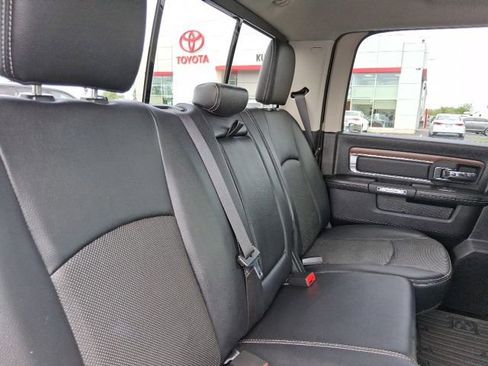 Used 2017 RAM 1500 Laramie w/ Convenience Group AWD/4WD image 8