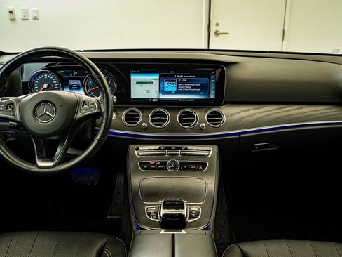 Used 2018 Mercedes-Benz E 400 4MATIC Sedan image 30