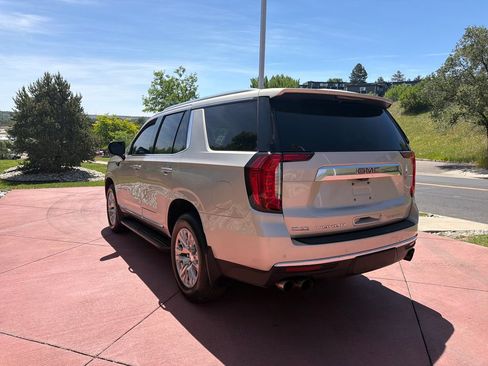 Used 2021 GMC Yukon Denali w/ Advanced Technology Package AWD/4WD image 6