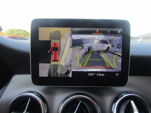 Used 2019 Mercedes-Benz GLA 250 4MATIC image 20