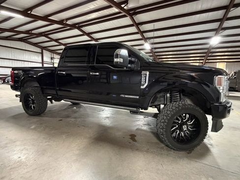 Used 2022 Ford F250 Platinum image 5