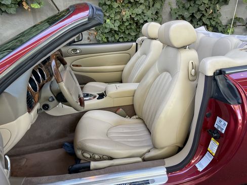 Used 2004 Jaguar XK8 Convertible RWD image 3