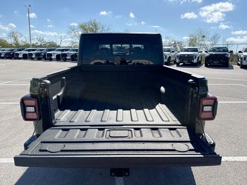 Used 2021 Jeep Gladiator Overland w/ Popular Equipment Package image 19