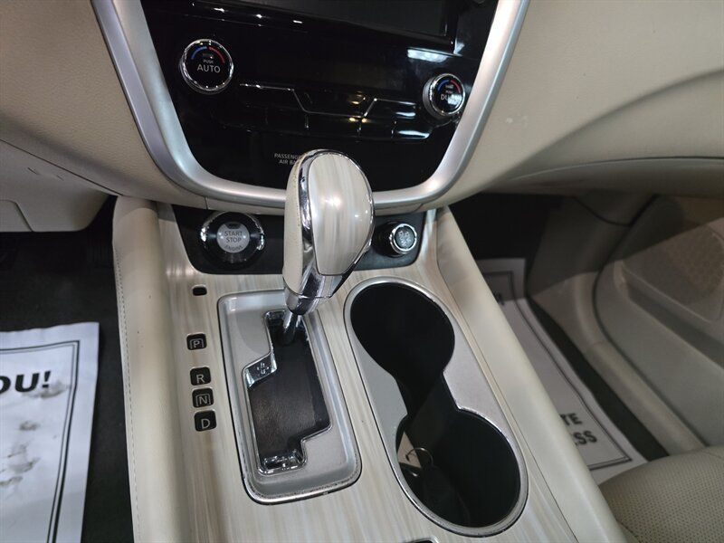 Used 2017 Nissan Murano SV AWD/4WD image 19