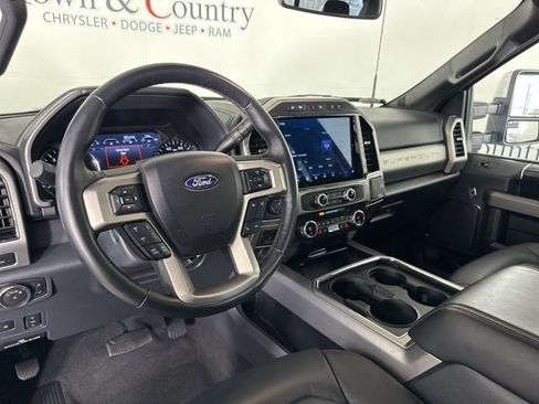 Used 2022 Ford F450 Platinum w/ FX4 Off-Road Package image 19