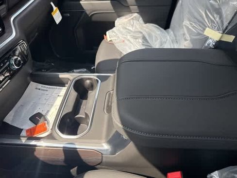 New 2026 GMC Sierra 2500 SLT w/ SLT Premium Package image 23