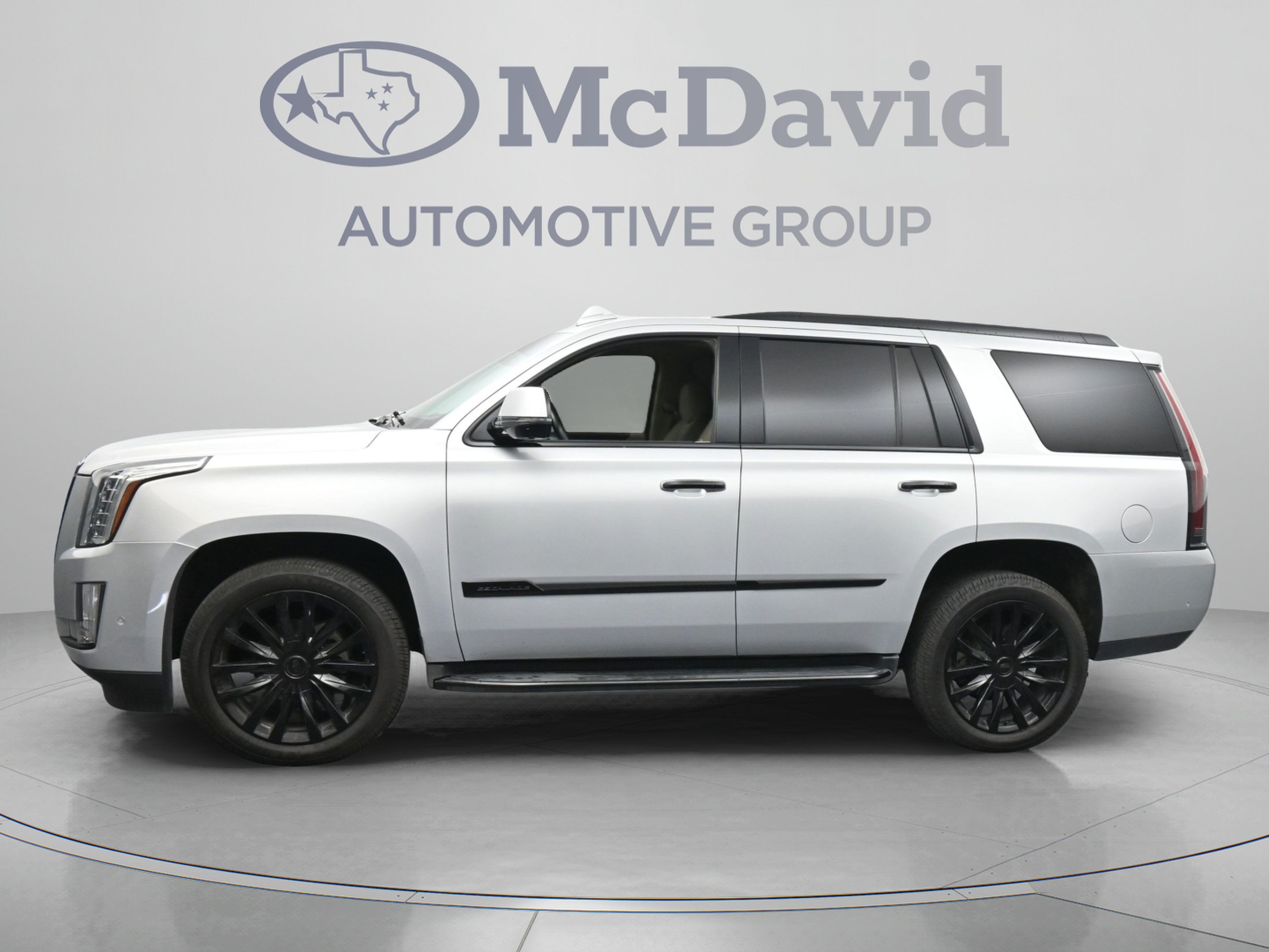 Used 2019 Cadillac Escalade Luxury w/ LPO, Radiant Package AWD/4WD image 5