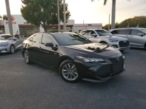 Used 2020 Toyota Avalon XLE w/ Moonroof Package image 31