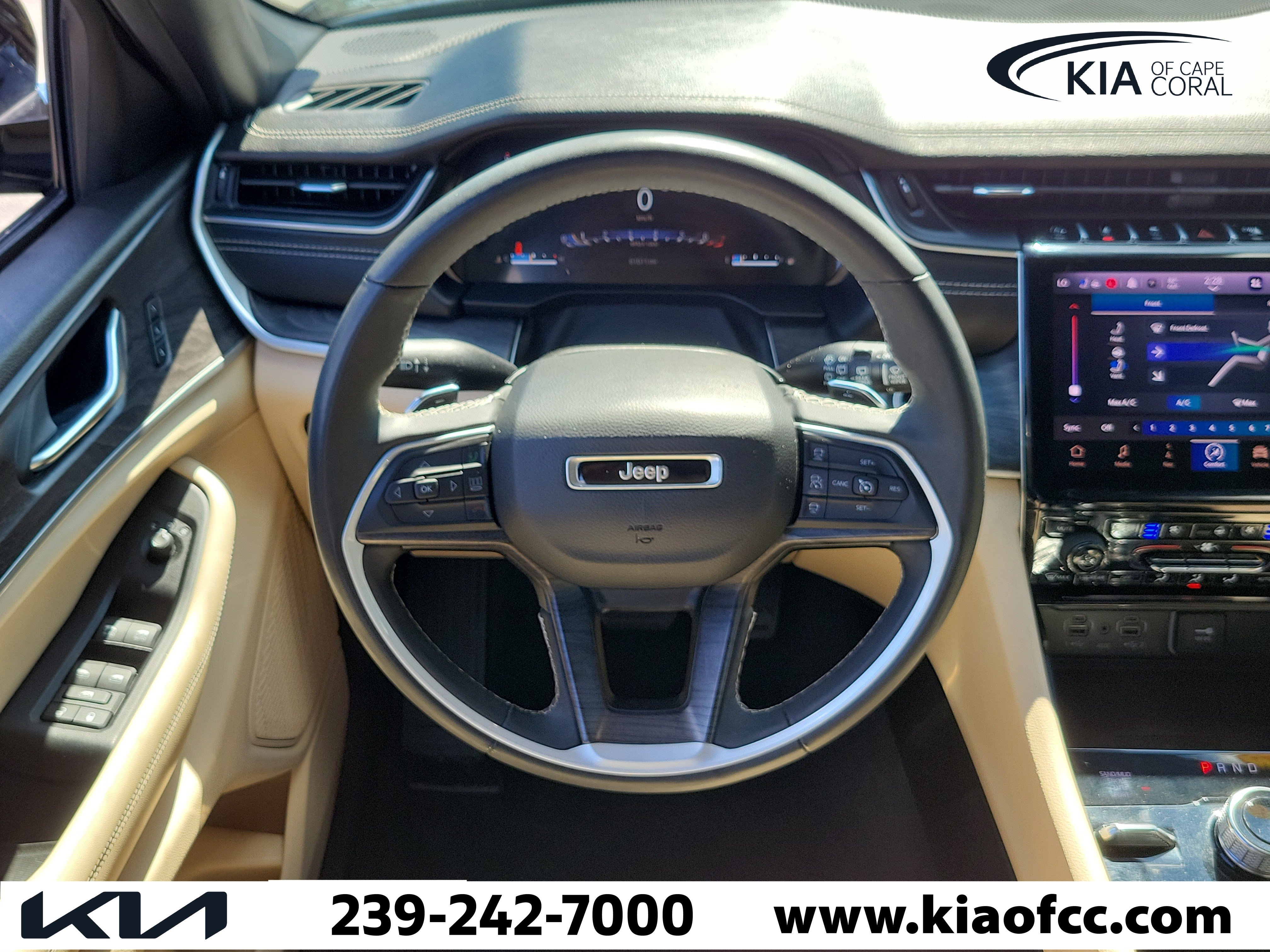 Used 2023 Jeep Grand Cherokee L Limited w/ Luxury Tech Group II AWD/4WD image 20