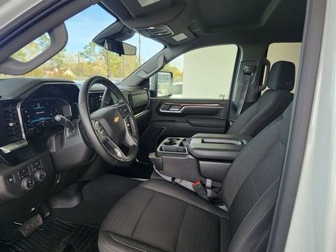 Used 2025 Chevrolet Silverado 2500 LT w/ Convenience Package image 11