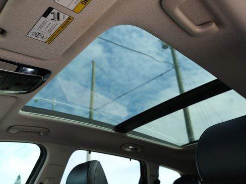 Used 2021 Hyundai Santa Fe Limited w/ Cargo Package image 33