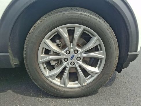 Used 2022 Ford Explorer XLT w/ Equipment Group 202A AWD/4WD image 8