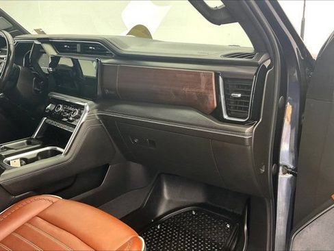 Used 2024 GMC Sierra 2500 Denali Ultimate AWD/4WD image 15