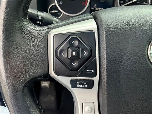 Used 2016 Toyota Tundra Limited w/ Limited Premium Package RWD image 20