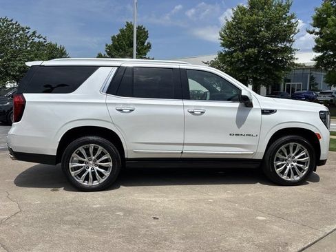 Used 2022 GMC Yukon Denali AWD/4WD image 2