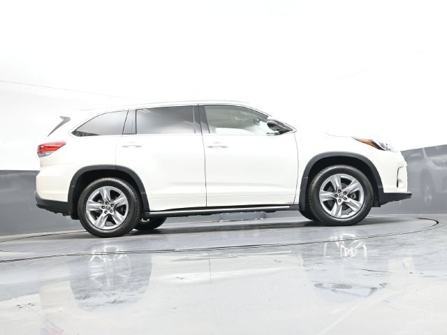 Used 2018 Toyota Highlander Limited AWD/4WD image 34