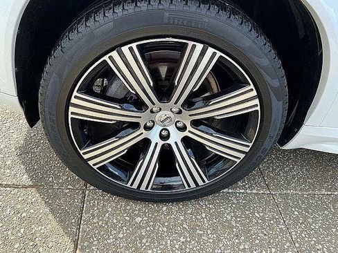 Certified 2023 Volvo XC90 B6 Ultimate w/ Protection Package Premier AWD/4WD image 13