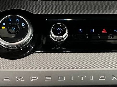 Used 2025 Ford Expedition Max Active AWD/4WD image 39