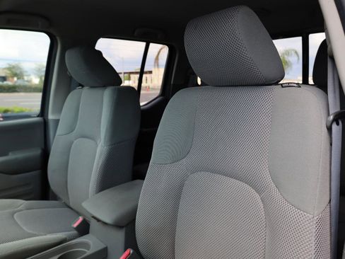 Used 2016 Nissan Frontier SV w/ SV Value Truck Package image 5