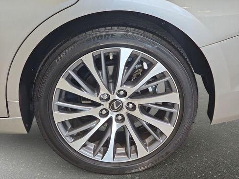 Used 2021 Lexus ES 300h w/ Premium Package FWD image 34
