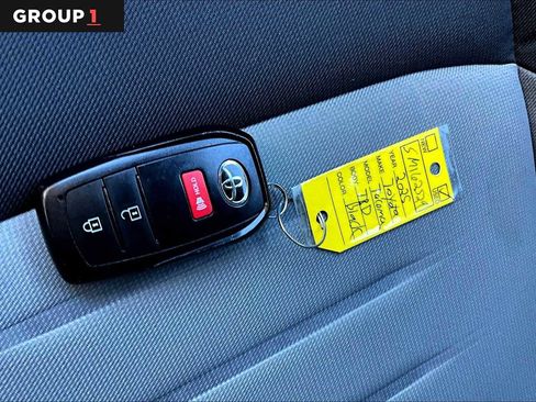 Used 2025 Toyota Tacoma TRD Off-Road image 15